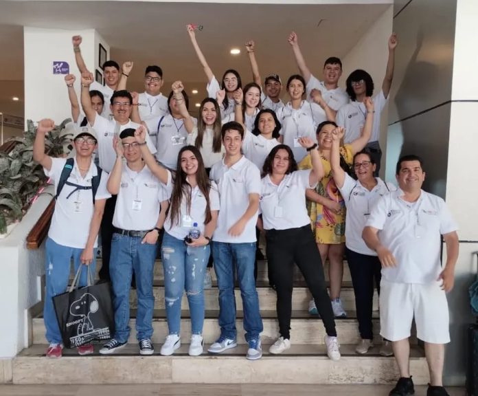 TRIUNFAN ESTUDIANTES 3